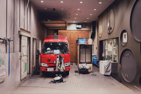 BEOBACHTUNG — II · 08